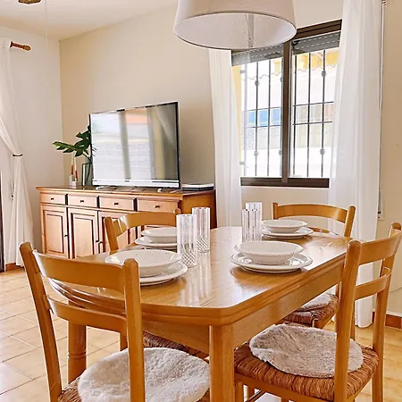 Art House 3br Private Pool Holiday home *